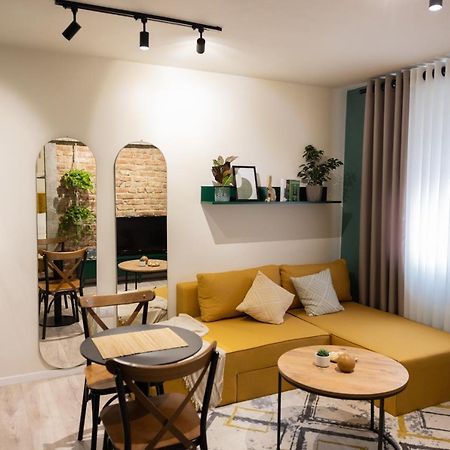 Three Doors Apartments, Kiwi 1+1 Apartment Τίρανα Εξωτερικό φωτογραφία