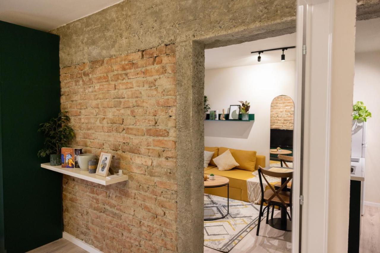 Three Doors Apartments, Kiwi 1+1 Apartment Τίρανα Εξωτερικό φωτογραφία