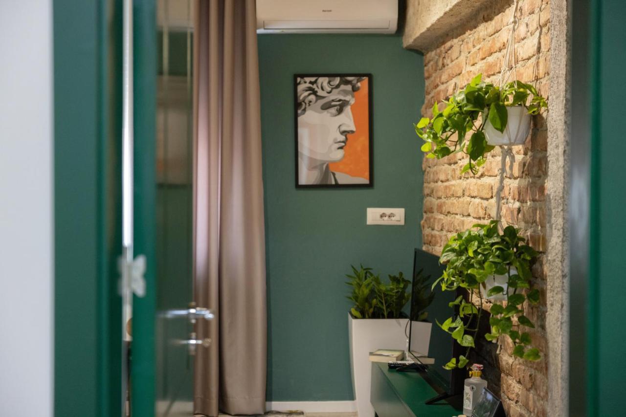 Three Doors Apartments, Kiwi 1+1 Apartment Τίρανα Εξωτερικό φωτογραφία